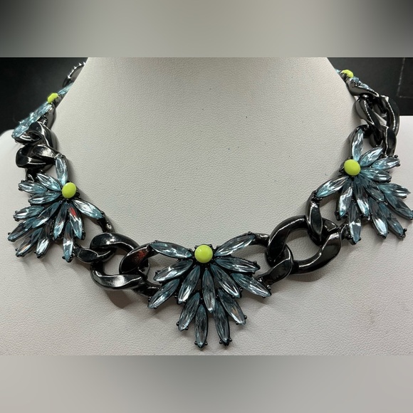 BaubleBar Jewelry - BAUBLEBAR LARGE GUNMETAL CHAIN AND BLUE RHINESTONE FLORAL NECKLACE